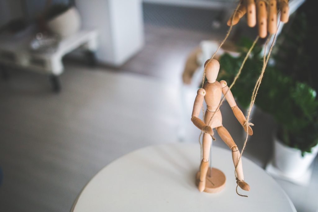 les enfatns sont ils des marionettes ?